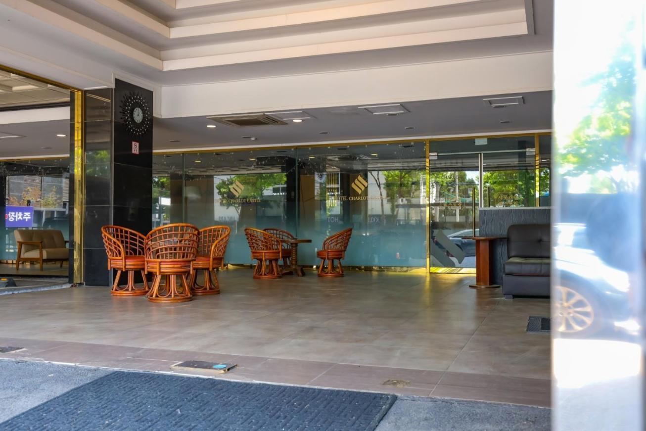 Hotel Charlot Castle Pyeongtaek Εξωτερικό φωτογραφία